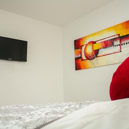 Apartahotel Kelly カリ エクステリア 写真